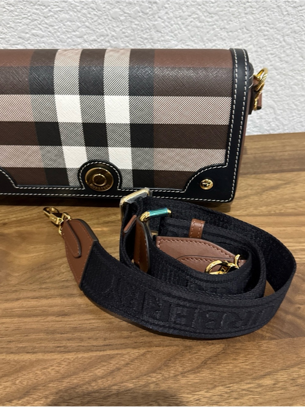 Birch brown Burberry top handle note bag - Picture 5 of 6